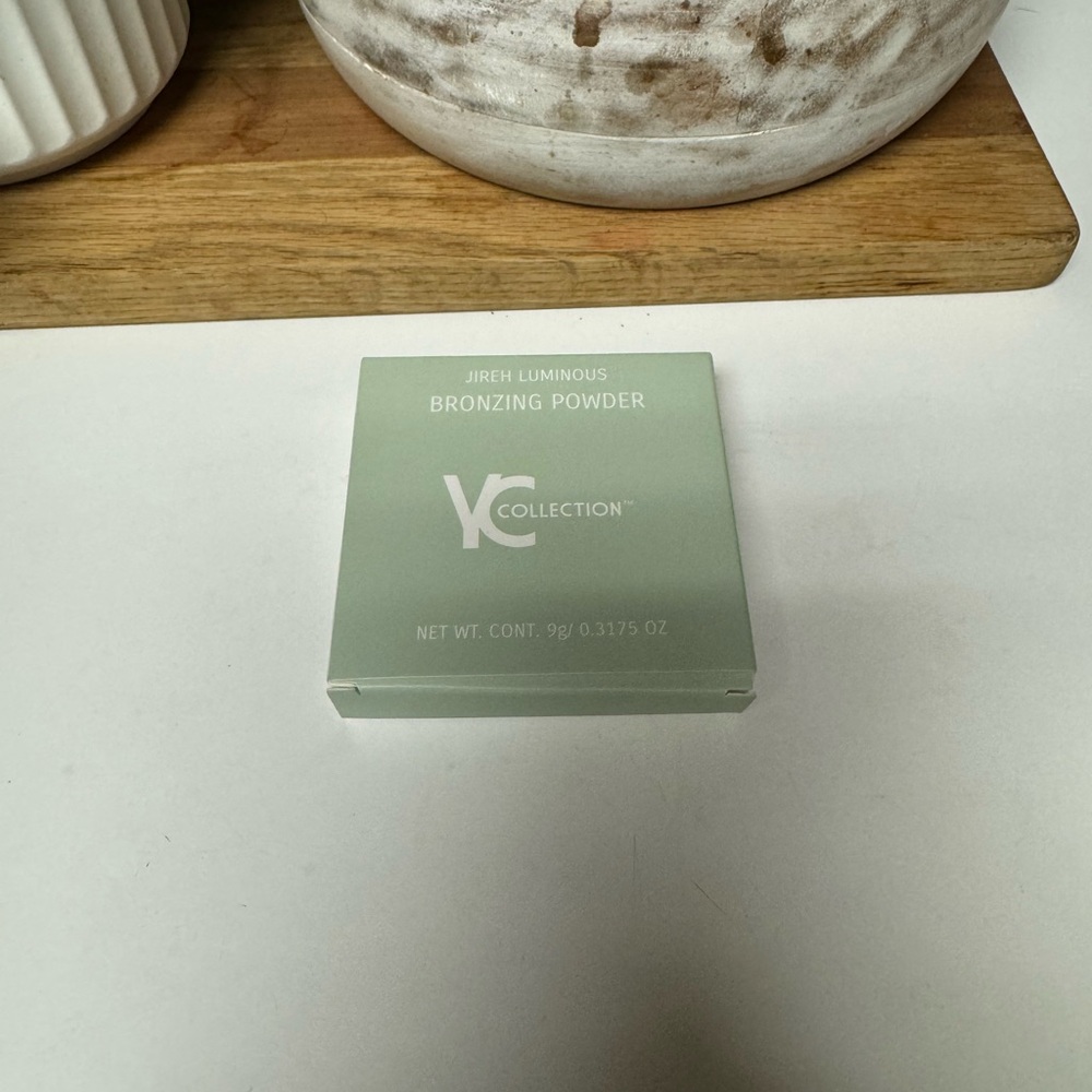 Jireh Luminous Bronzing Powder- YC Collection- In the Color Provider - Picture 4 of 5